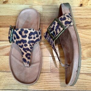 Vionic Emma Thong Leopard Print Suede Sandals - Size 10 Wide - Adjustable Strap